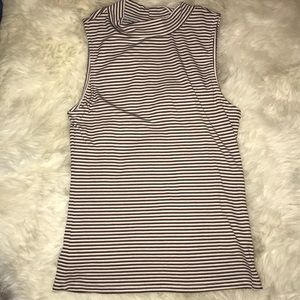 Francesca’s Sleeveless Crop Top